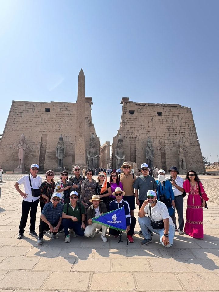 Khách Vietkingtravel chinh phục đồi cát Sa mạc Trắng Ai Cập